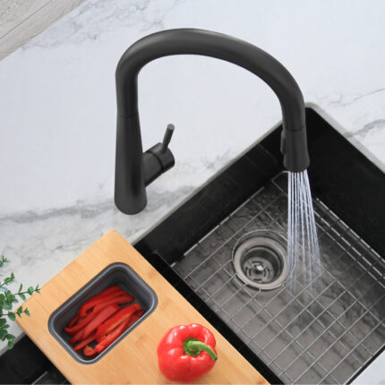 Stylish Siena Kitchen Faucet, product view 2