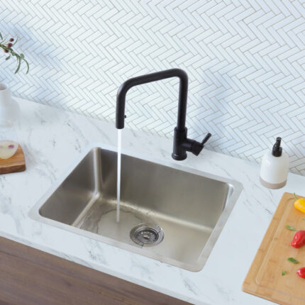 Stylish 23'' Garnet Kitchen Sink, product view 2