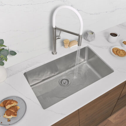Stylish 30'' Malaga Kitchen Sink, product view 2