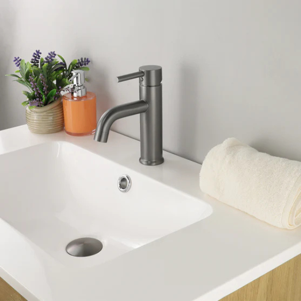 ELEGANTE Single Hole Bathroom Faucet